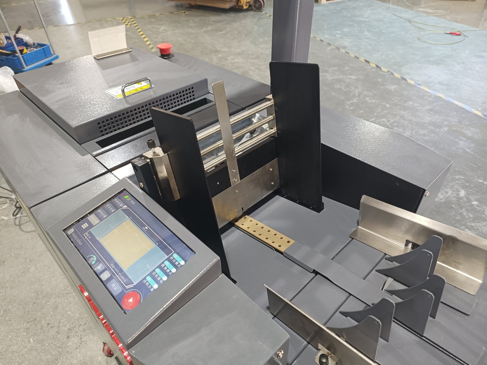 Automatický laminátor s řezáním a zaoblením rohů S210 – foto 8