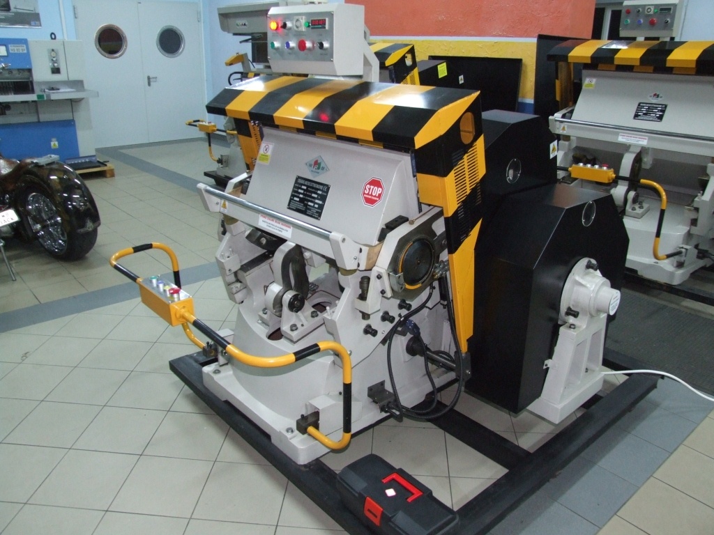 Příklopový výsekový lis ML 800 / 930 – foto 4